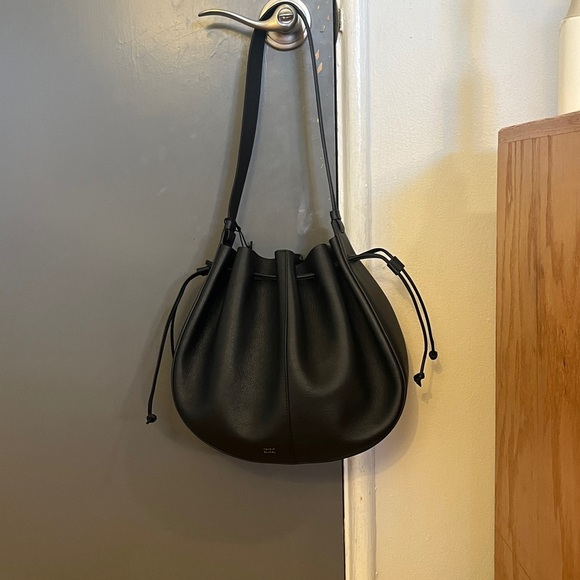 NWT Mansur Gavriel Lillium Drawstring Black Bucket shoulder Bag - Picture 6 of 7